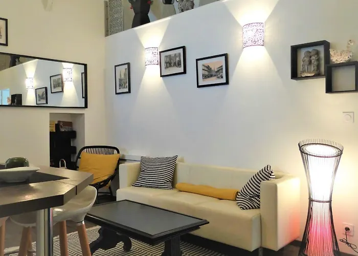 A Colourful Getaway In The Heart Of The Pedestrian City Of Chartres