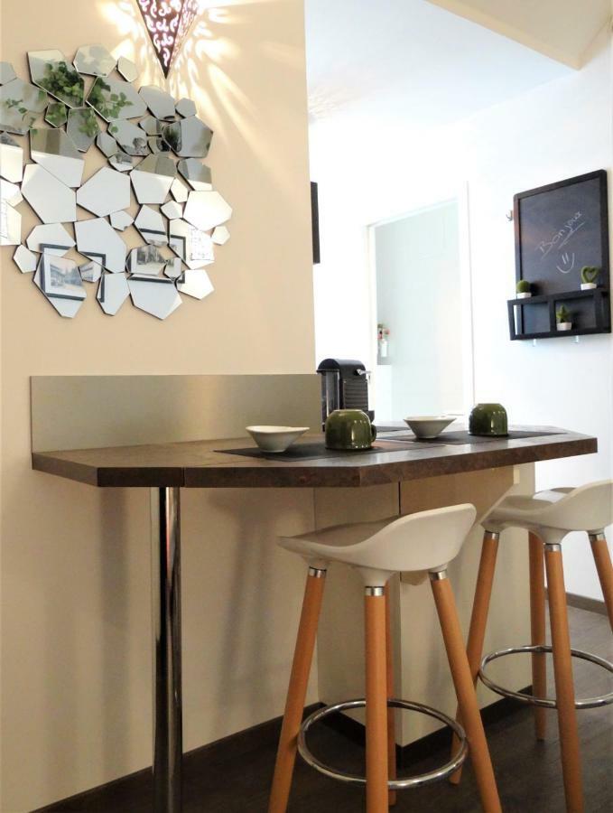 A Colourful Getaway In The Heart Of The Pedestrian City Of Apartment Chartres